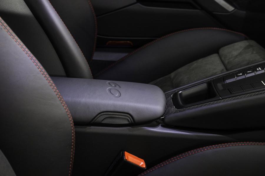  Porsche 911 GTS Club Coupe 2015 года  (фото 18 из 19)